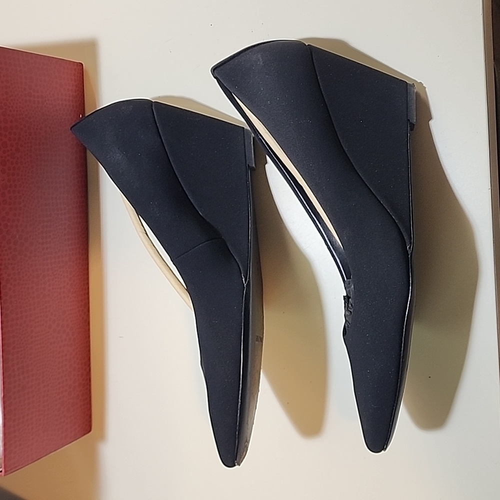 Donald J. Pliner Women's Eddi Wedge Heel Size 9.5